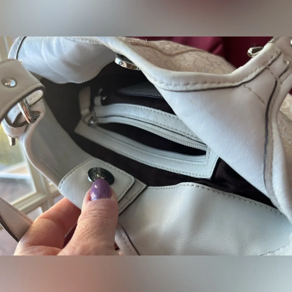 Coach Vintage Soho Sm Signature Logo &
Leather. - Picture 10 of 16